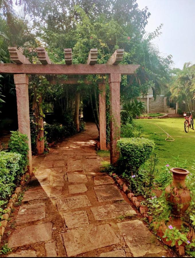 Badami Heritage Resort Exteriör bild